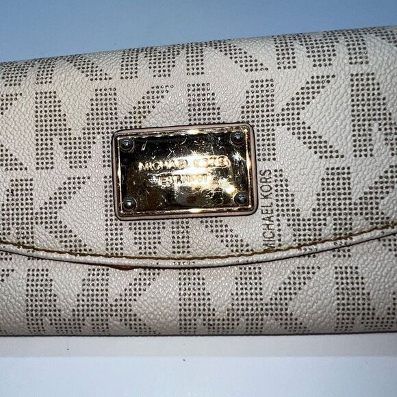 Michael Kors Jet Set Slim Flap Wallet Vanilla Monogram Leather - Picture 7 of 8